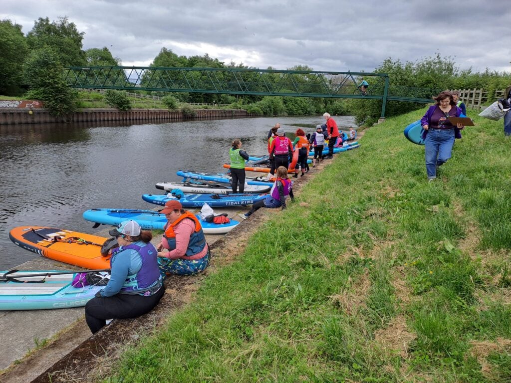 White Rose paddlers ready for their clean-up